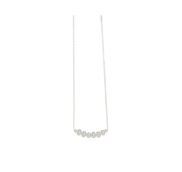 Dainty pearl necklace