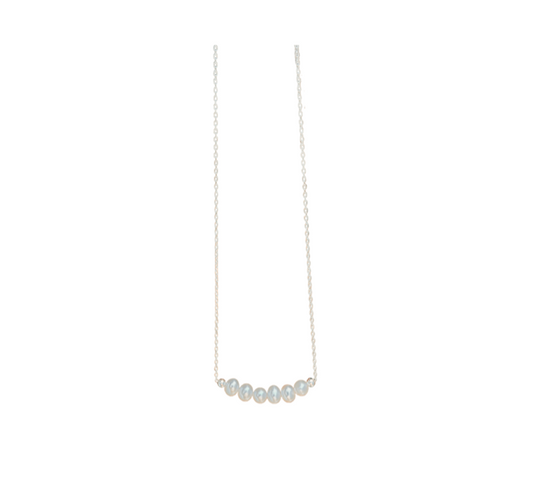 Dainty pearl necklace